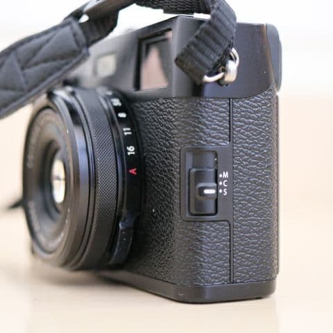 FUJIFILM X100F 動作確認済 レンズキャップ付 ショット数6500