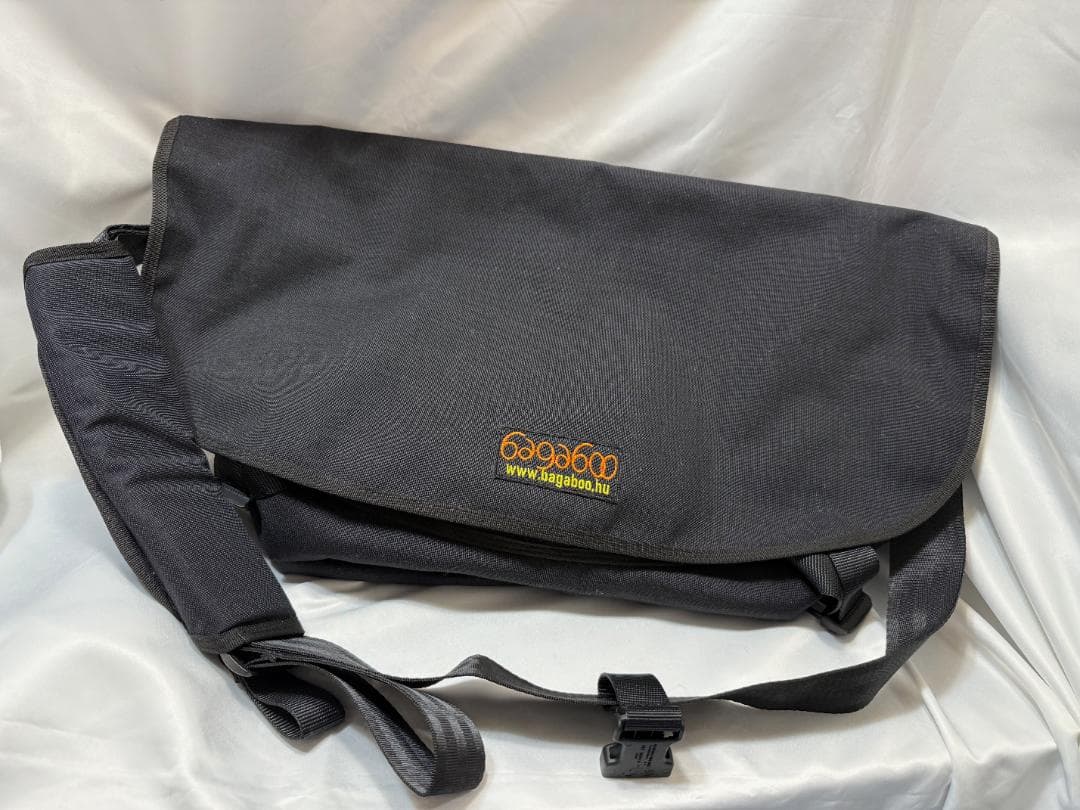新品未使用：BAGABOOメッセンジャーバッグ スタンダード 黒 Lサイズ