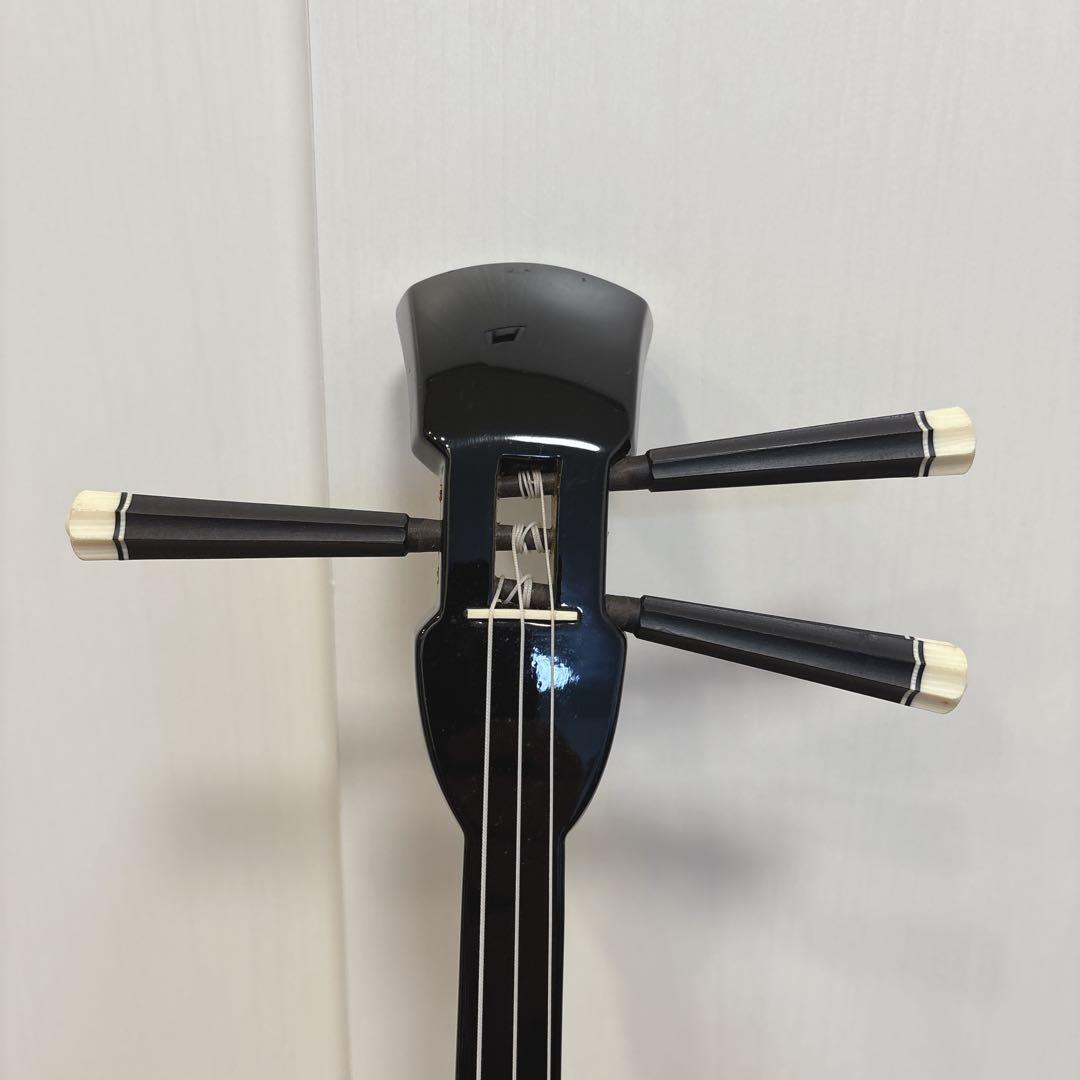 【送料込】 【美品】沖縄三線 人工皮張り 高級三線 【専用ケース付】