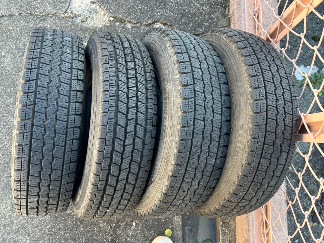 軽バン　軽自動車　12インチ スタッドレスタイヤ ホイールセット