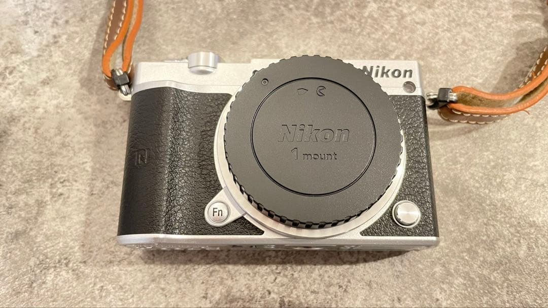 ニコン NIKON 1 J5 ダブルレンズキット+望遠ズーム+レザージャケット