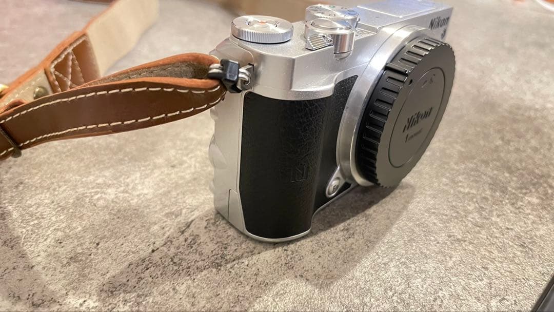 ニコン NIKON 1 J5 ダブルレンズキット+望遠ズーム+レザージャケット