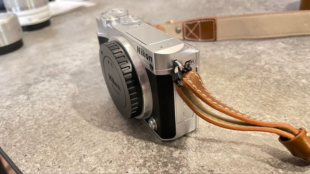 ニコン NIKON 1 J5 ダブルレンズキット+望遠ズーム+レザージャケット