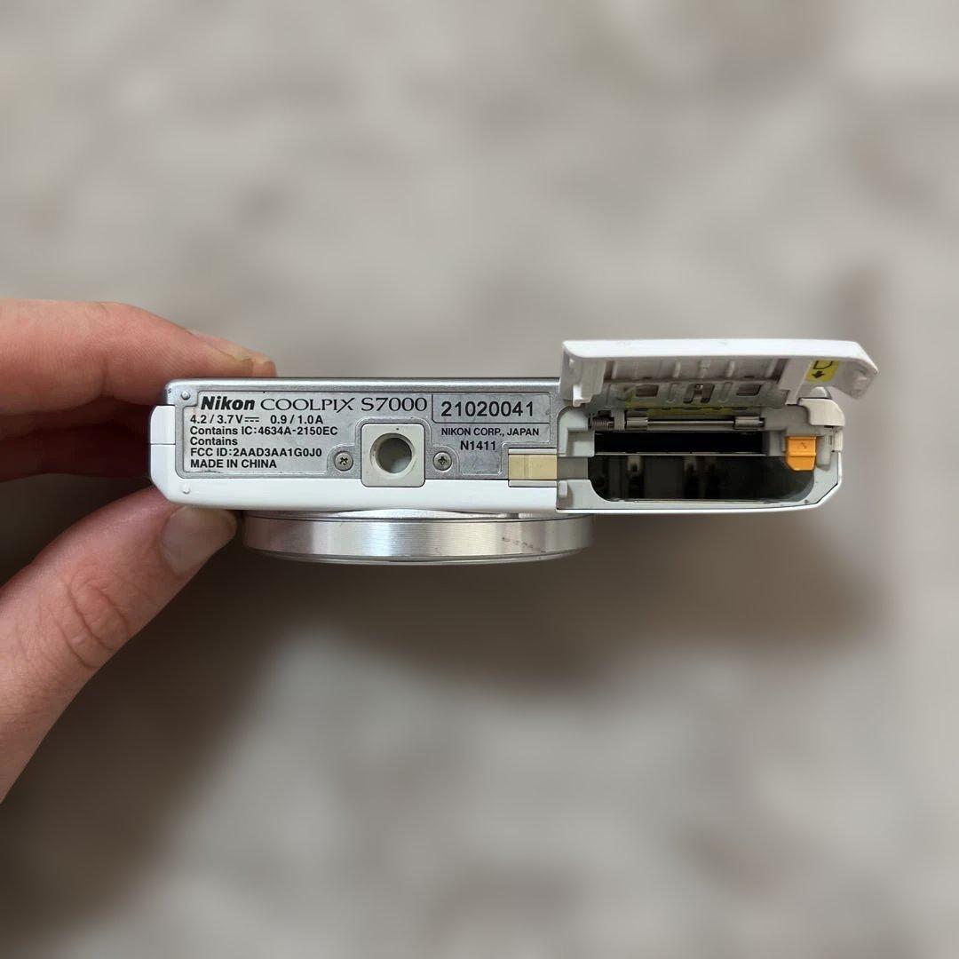 Nikon COOLPIX S7000 ホワイト ジャンク