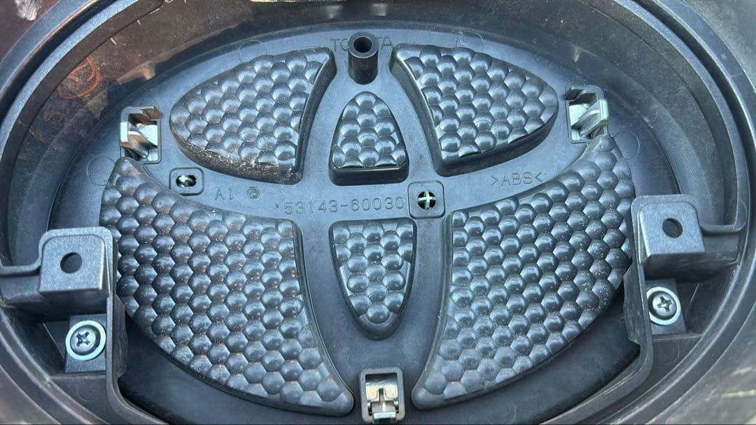 トヨタ プラド 150 中期型 ロゴ入りフロントグリル