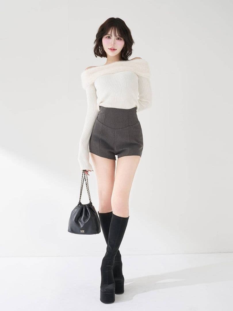 ダーリッチ 美シルエットショートパンツ グレー