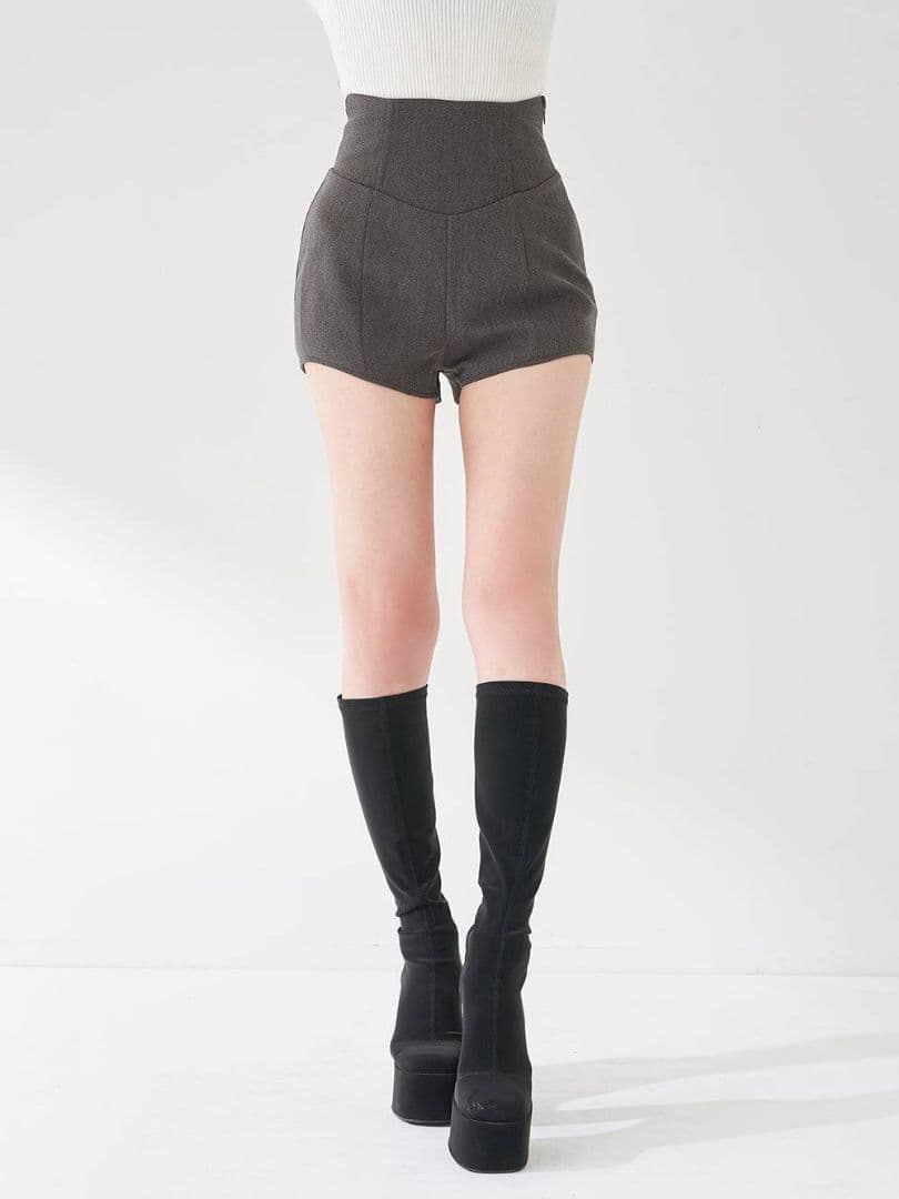 ダーリッチ 美シルエットショートパンツ グレー