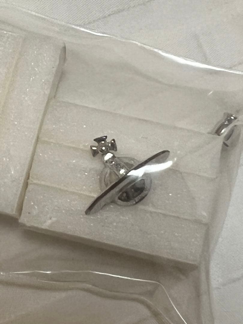 Vivienne Westwood ソリッドオーブピアス シルバー色 新品 片方