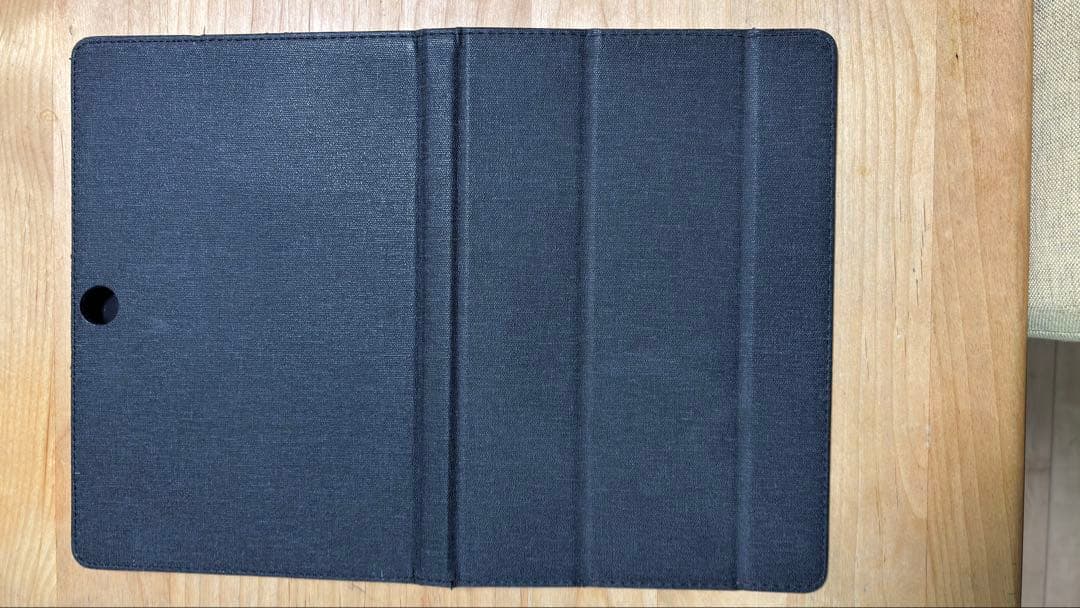 Windowsタブレット ブラック カバー付き