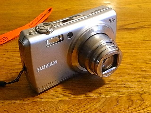 FUJIFILM FinePix F100 fd 動作品