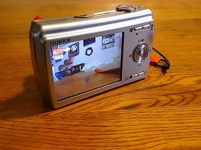 FUJIFILM FinePix F100 fd 動作品