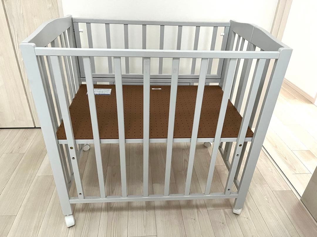 カトージ　折りたたみ　ミニベビーベッド