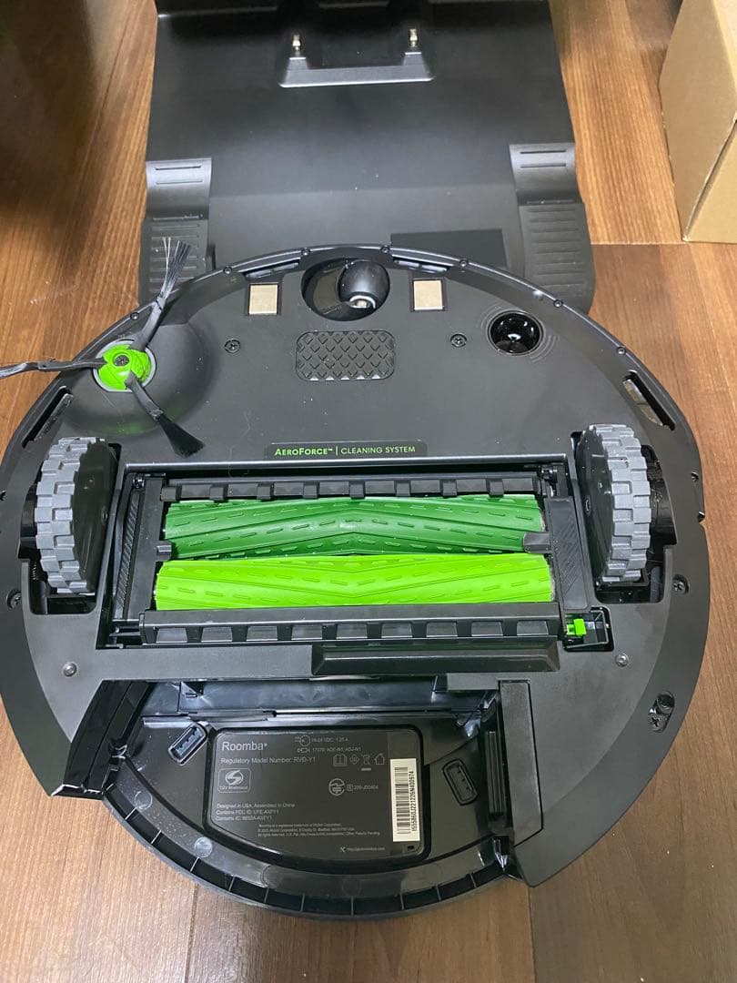 iRobot Roomba i5+ 本体