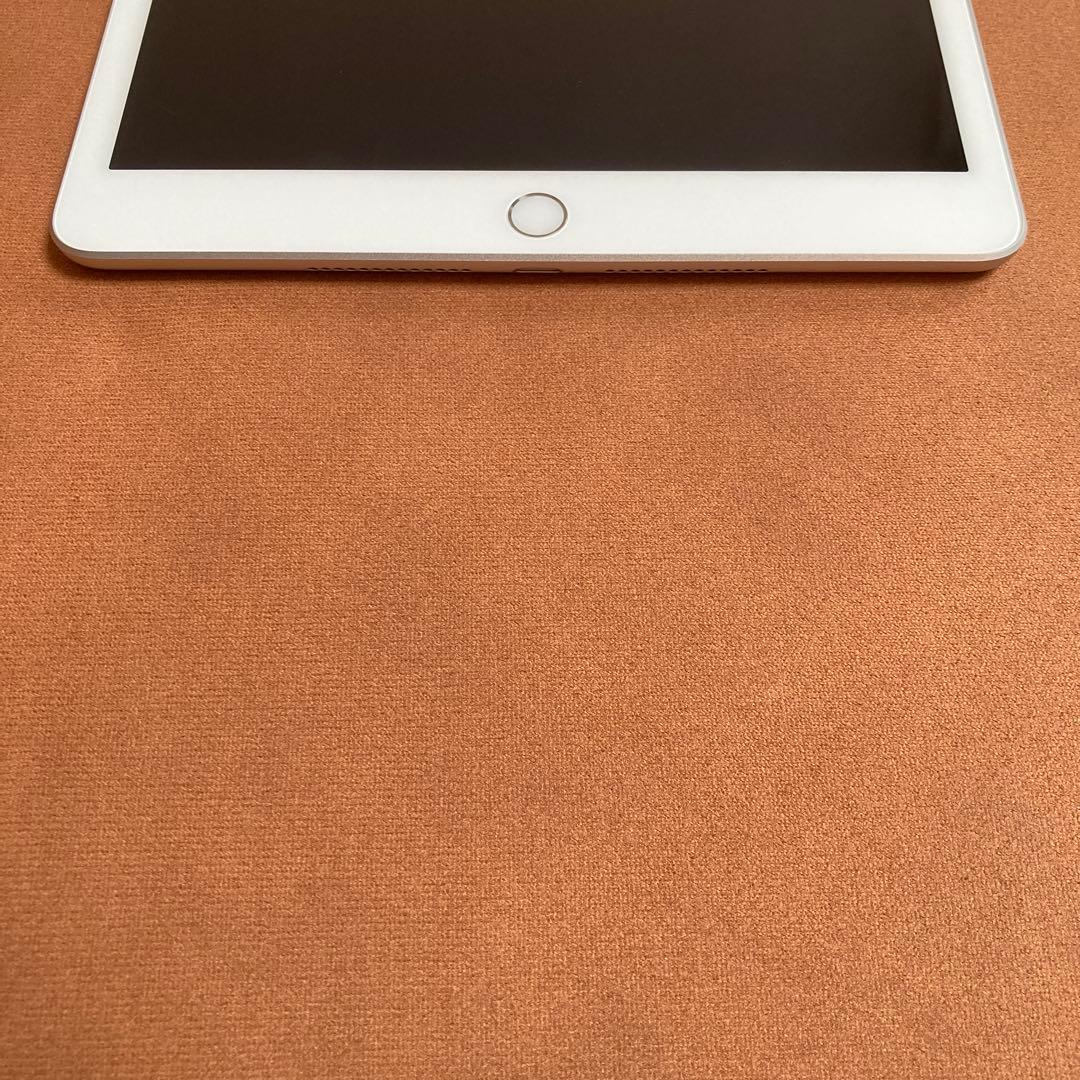 3624 電池最良好☆比較的美品☆iPad8 第8世代 32GB SIMフリー☆