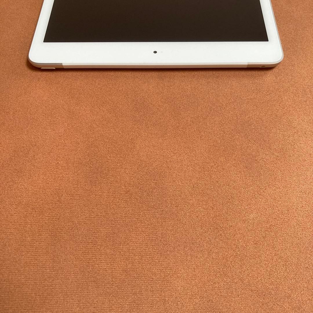 3624 電池最良好☆比較的美品☆iPad8 第8世代 32GB SIMフリー☆