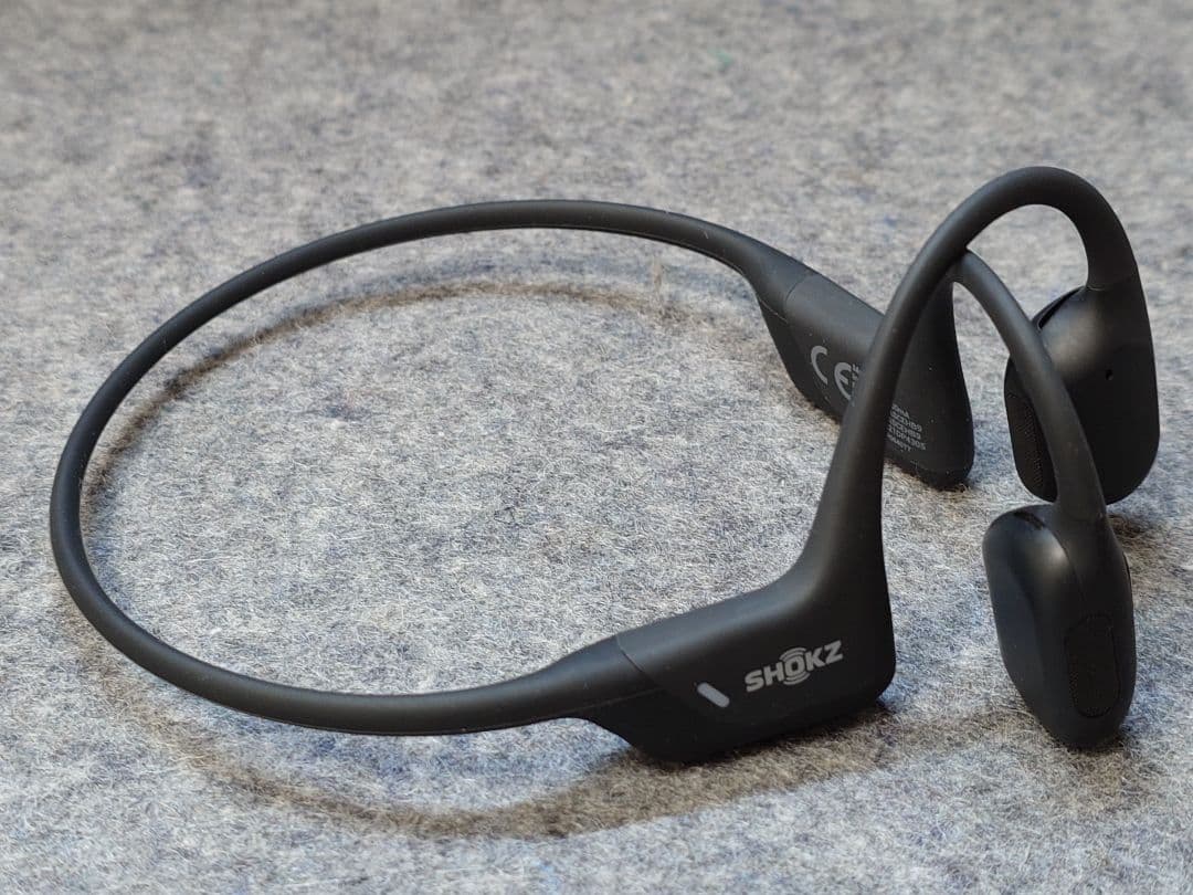 【美品】Shokz　骨伝導イヤホン　OpenRun Pro