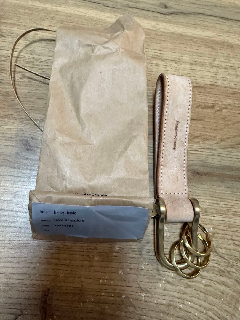 未使用品　Hender Scheme｜key shackle natural