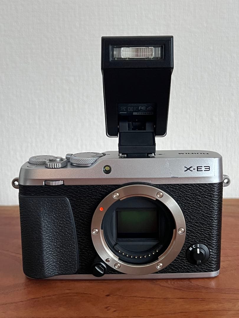 u*1様 【FUJIFILM】 X-E3 シルバー/ブラック