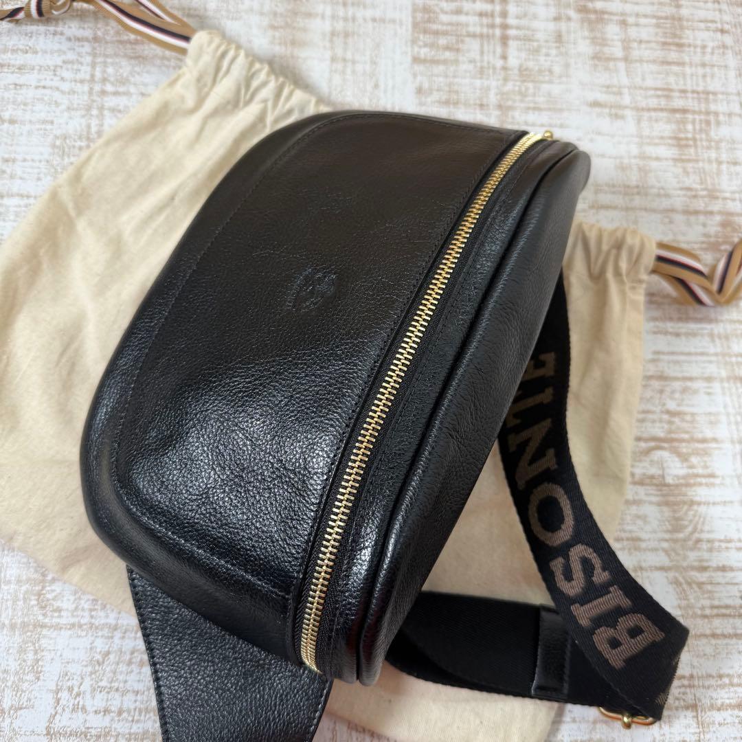 未使用　il bisonte イルビゾンテ　バムバッグ ボディーバッグ