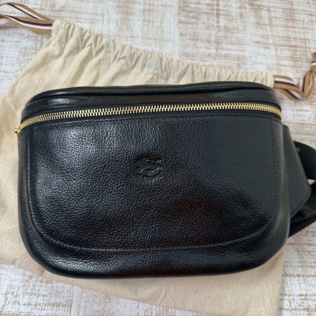 未使用　il bisonte イルビゾンテ　バムバッグ ボディーバッグ