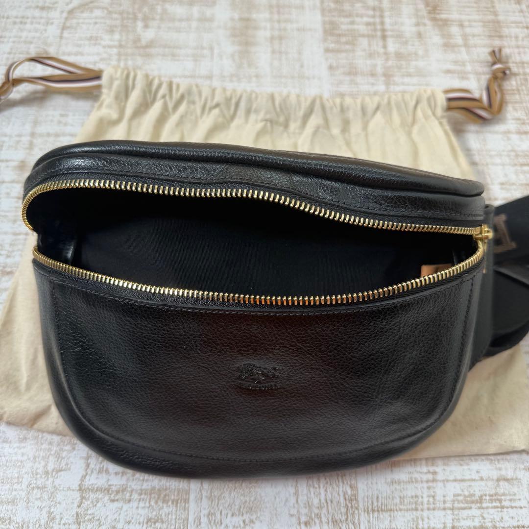 未使用　il bisonte イルビゾンテ　バムバッグ ボディーバッグ