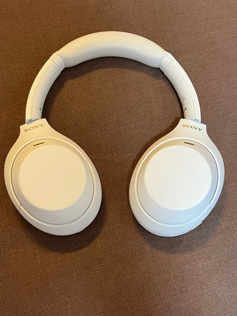 SONY WH-1000XM4 サイレントホワイト　おまけ付き