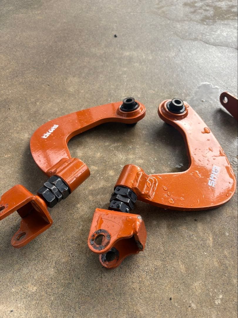 リアアッパーアームトーコントロールアーム　リアトーロッド　アダプター