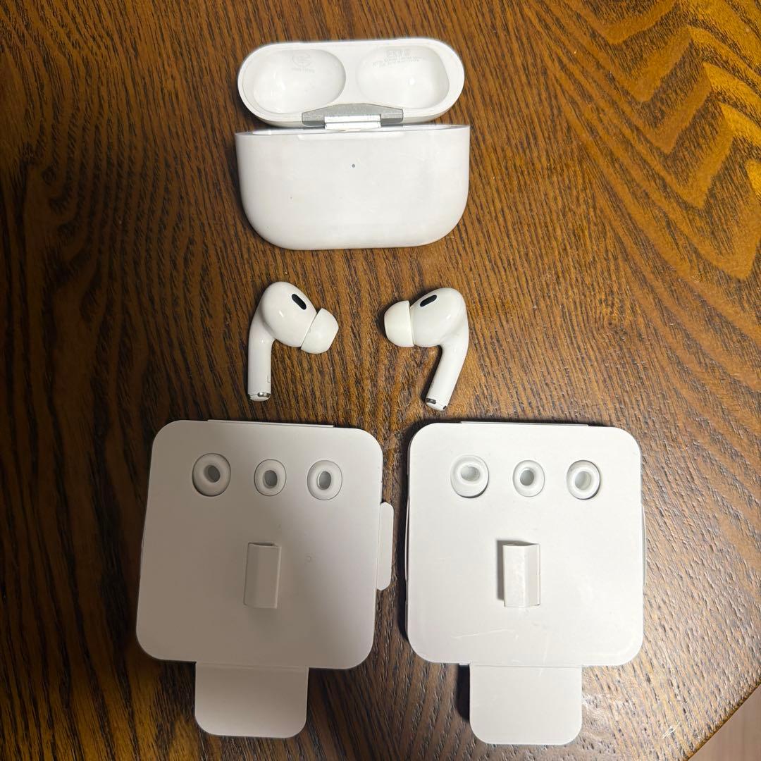 Airpods 第二世代　Lightning イヤーピースあり