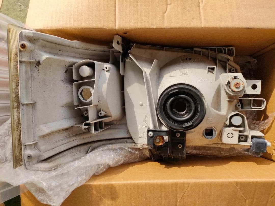 ★トヨタ純正品！200系 ハイエース 1型 2型 トヨタ純正 ヘッドライト