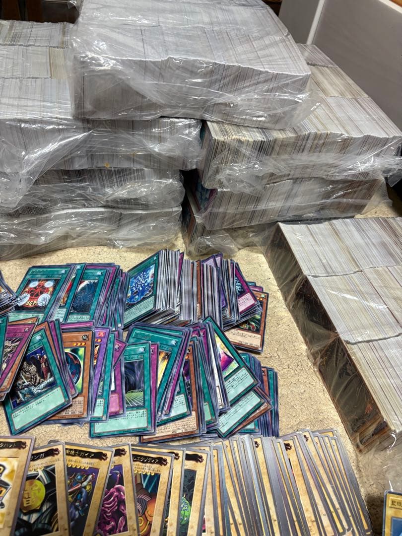 遊戯王　まとめ売り　ノーマル　字レア　約16000枚　初期、2期、多言語含む