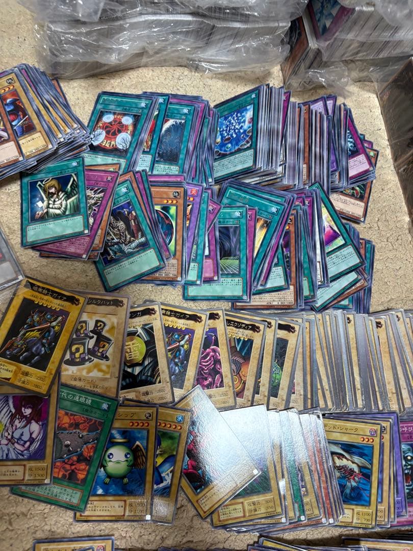 遊戯王　まとめ売り　ノーマル　字レア　約16000枚　初期、2期、多言語含む