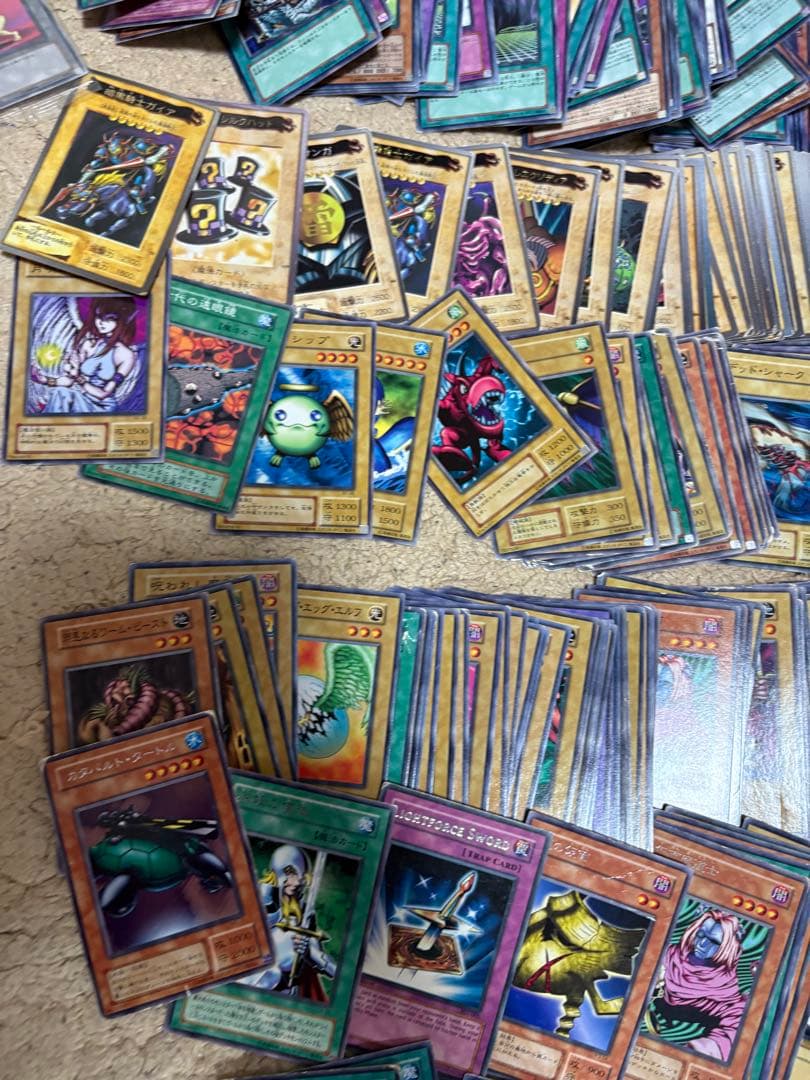 遊戯王　まとめ売り　ノーマル　字レア　約16000枚　初期、2期、多言語含む