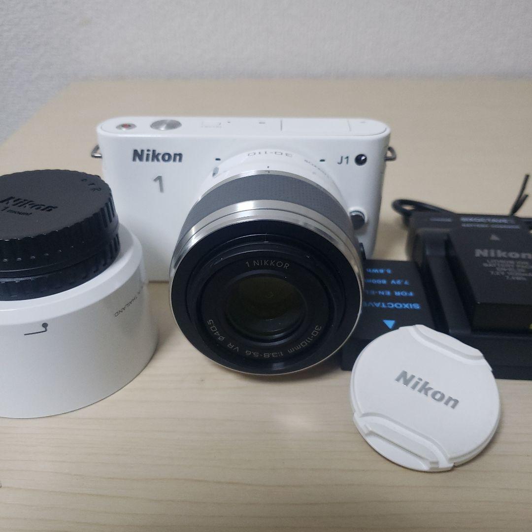 美品　Nikon 1 J1 ミラーレスカメラ 1 NIKKORズームレンズ付き