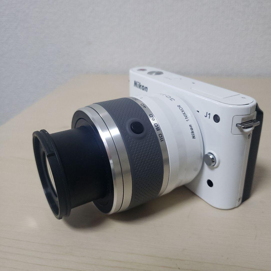 美品　Nikon 1 J1 ミラーレスカメラ 1 NIKKORズームレンズ付き
