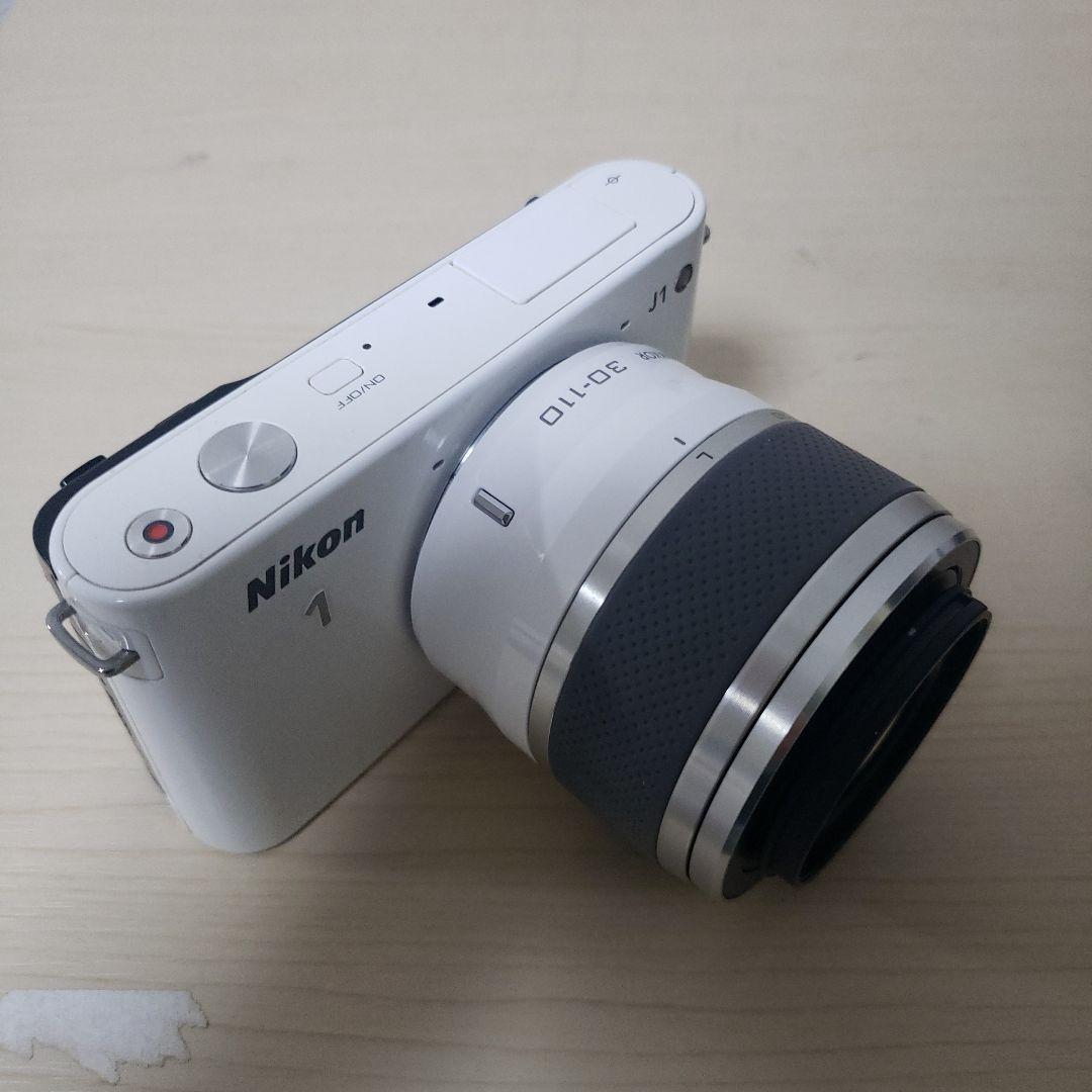 美品　Nikon 1 J1 ミラーレスカメラ 1 NIKKORズームレンズ付き