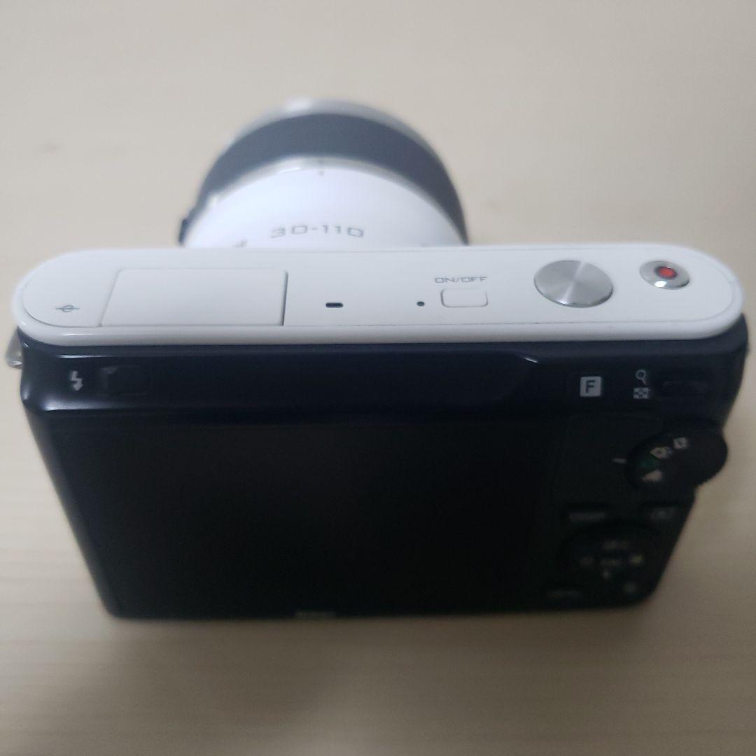 美品　Nikon 1 J1 ミラーレスカメラ 1 NIKKORズームレンズ付き