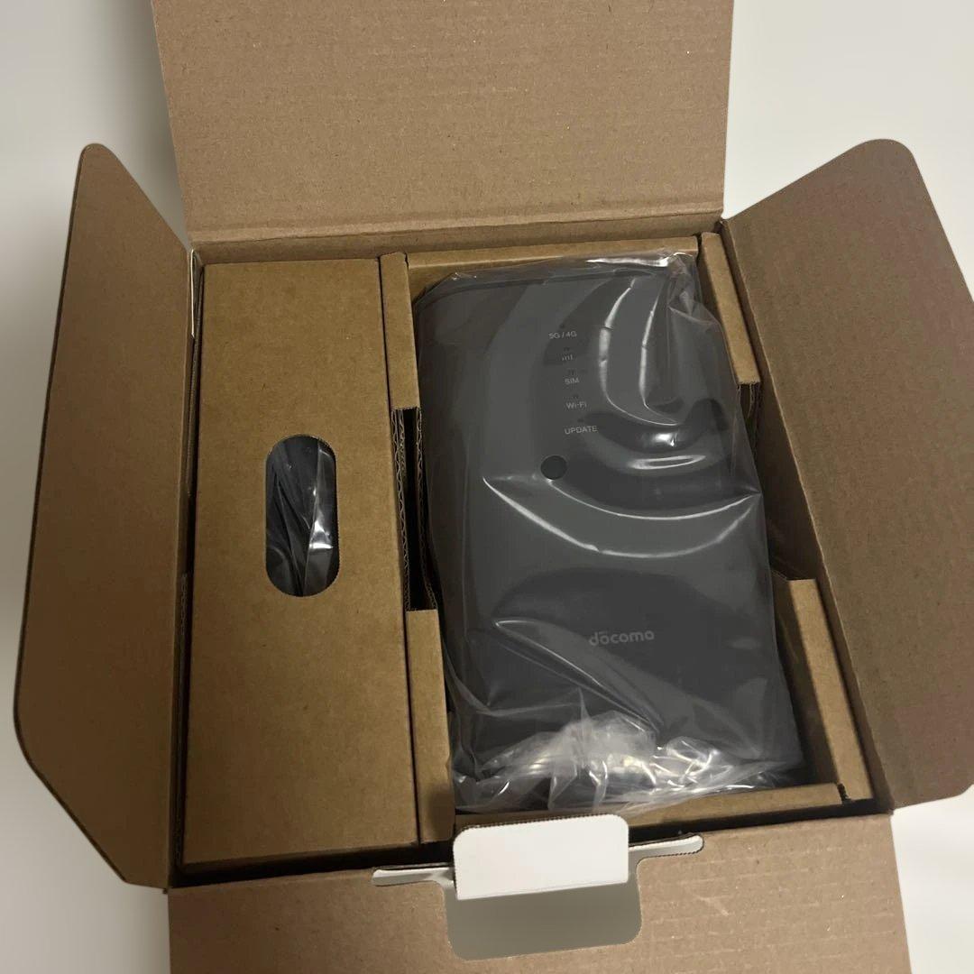 【新品未使用品】ドコモ　5G HR02 ホームルーター　docomo
