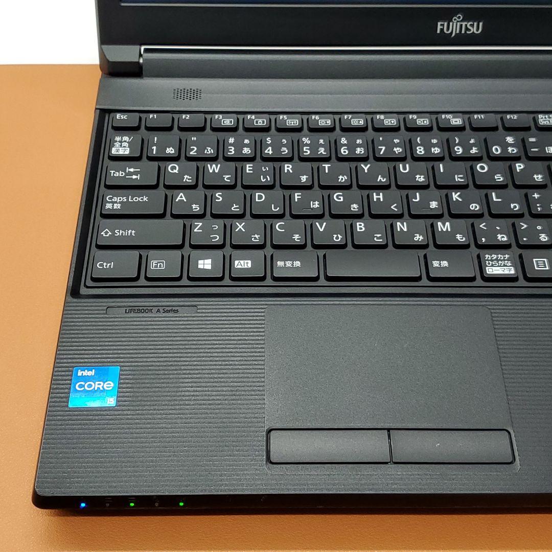 【商品番号1869】富士通　15.6型ノートパソコン　2022年製