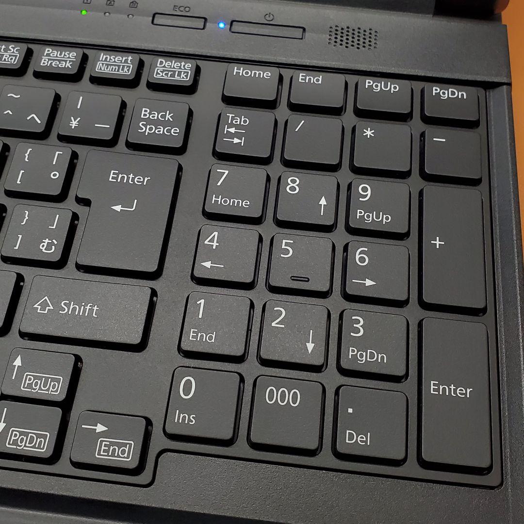 【商品番号1869】富士通　15.6型ノートパソコン　2022年製