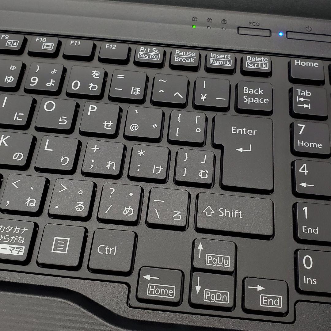 【商品番号1869】富士通　15.6型ノートパソコン　2022年製