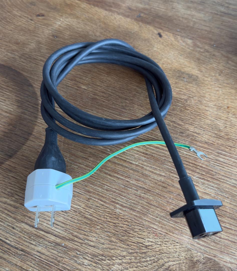 Mac Pro Late 2013 8コア 64GB 1TB D700