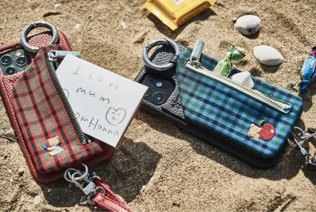 familiar ajew ファミリア エジュー　スマホケース　red 完売品