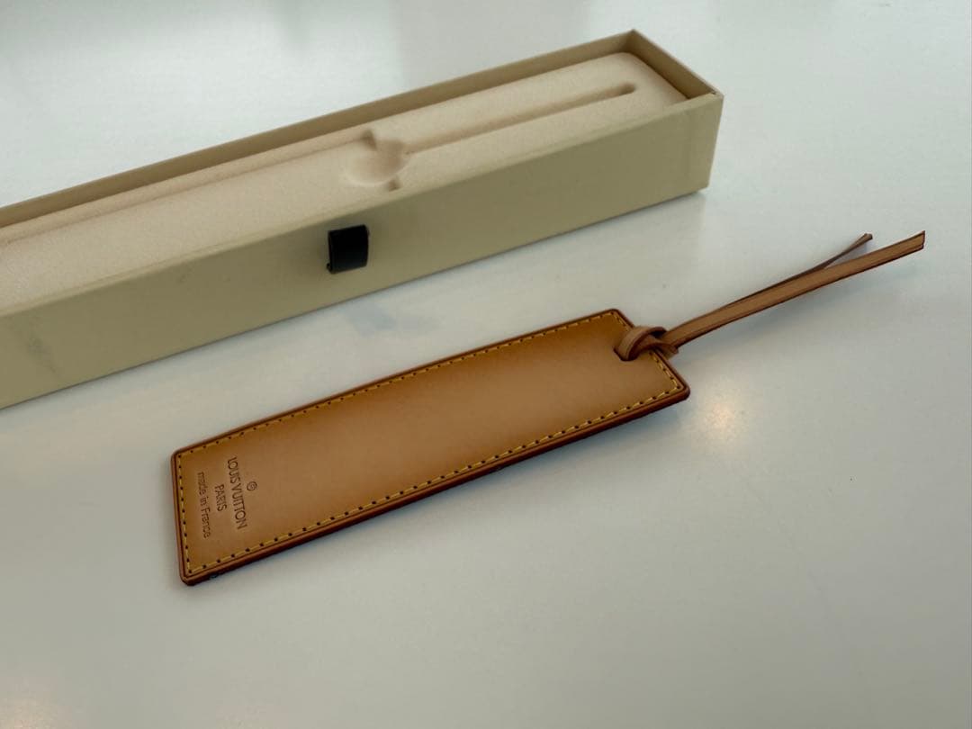 新品未使用ルイ・ヴィトンVUITTONノベルティ／ブックマーク／マルチカラー