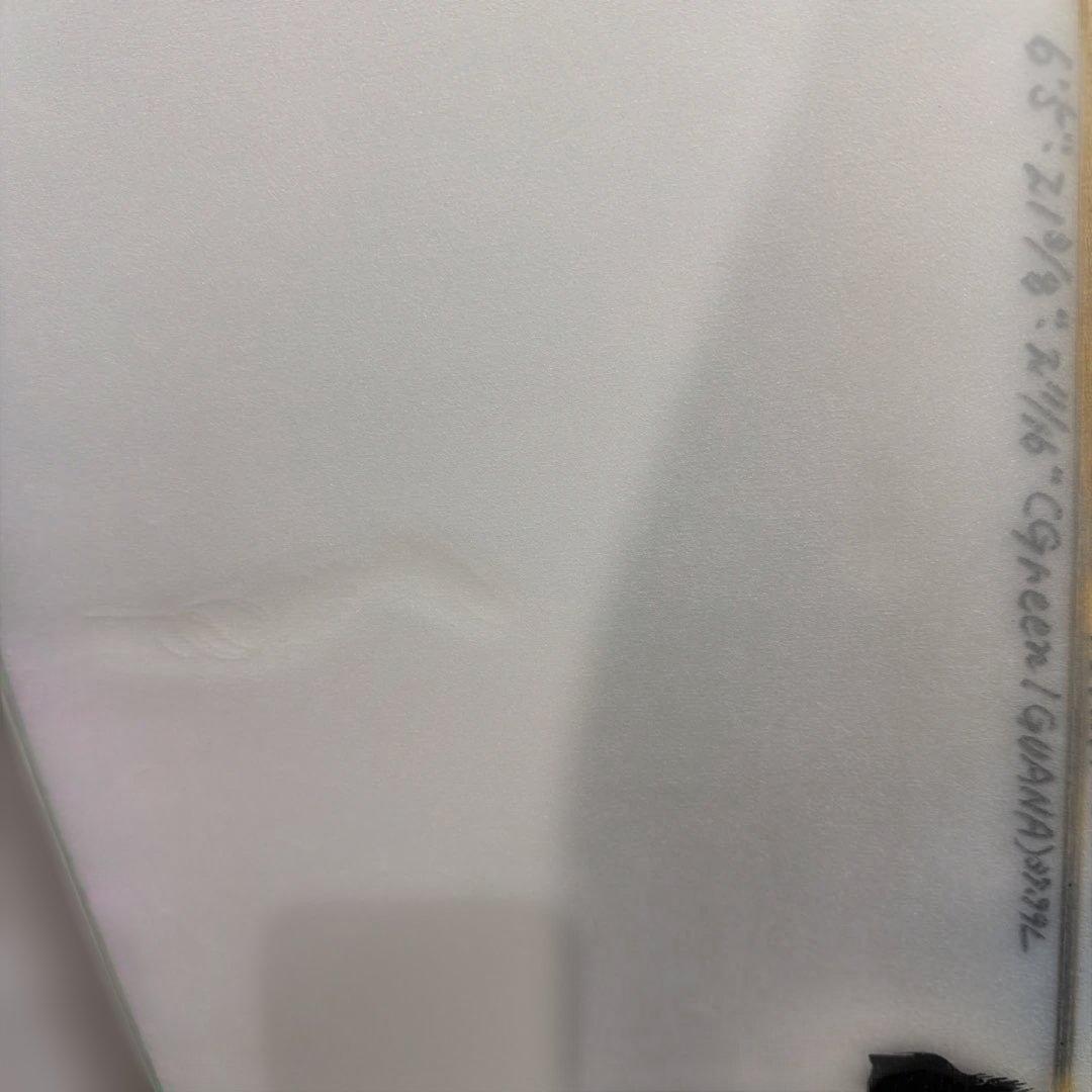 ジャスティスサーフボード　グリーンイグアナモデル