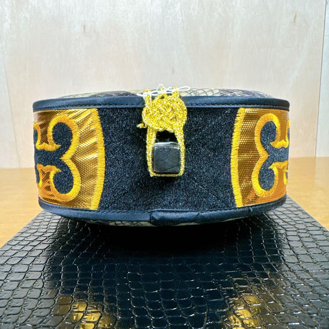 【美品】 初心者 入門 三線 沖縄三線 人工皮 ハードケース付き ツメ 駒