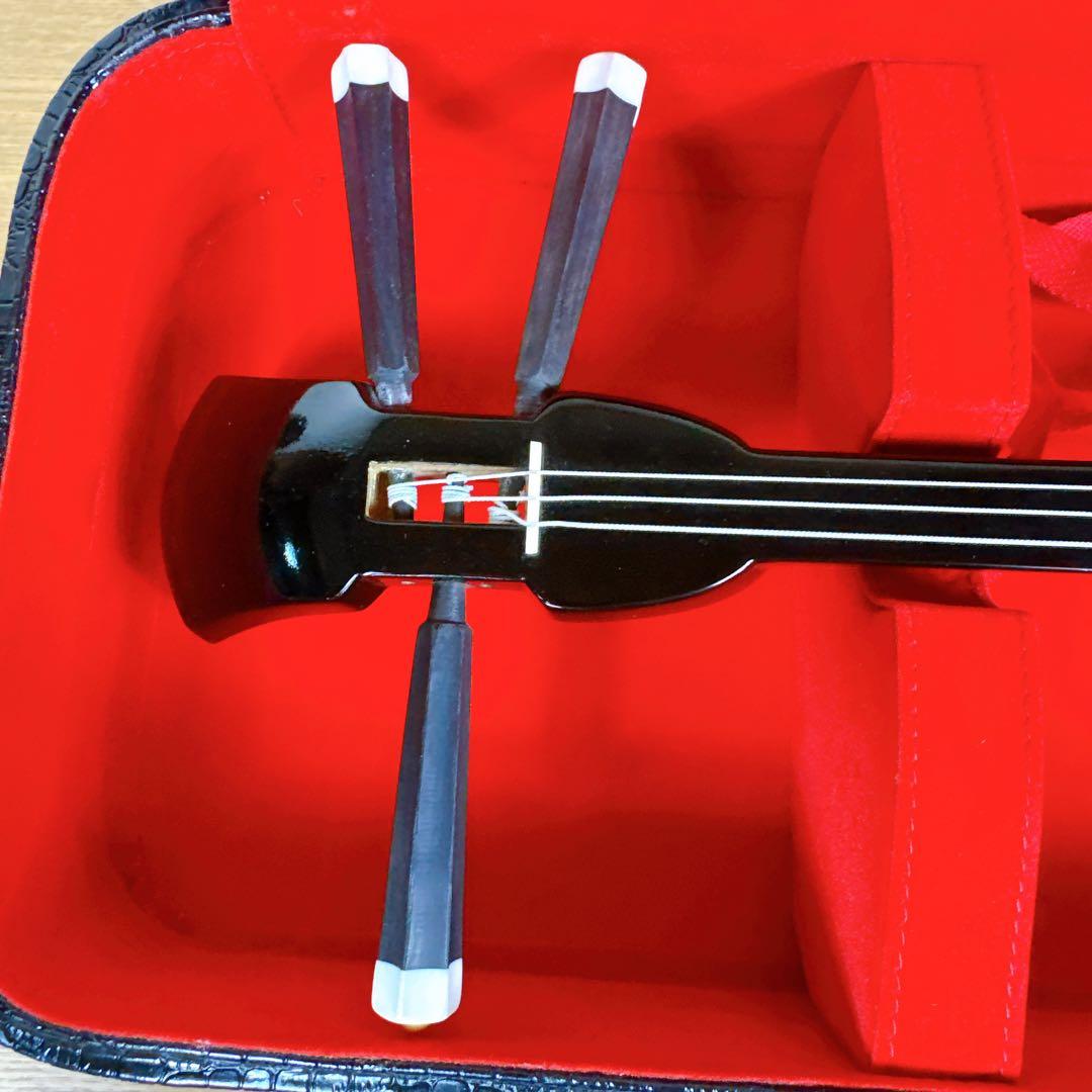 【美品】 初心者 入門 三線 沖縄三線 人工皮 ハードケース付き ツメ 駒