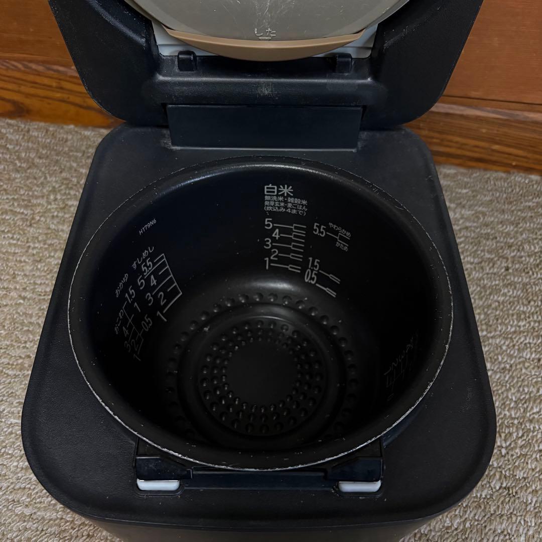 良品 HITACHI IH炊飯器 5.5合 黒　RZ-V100EM 日立
