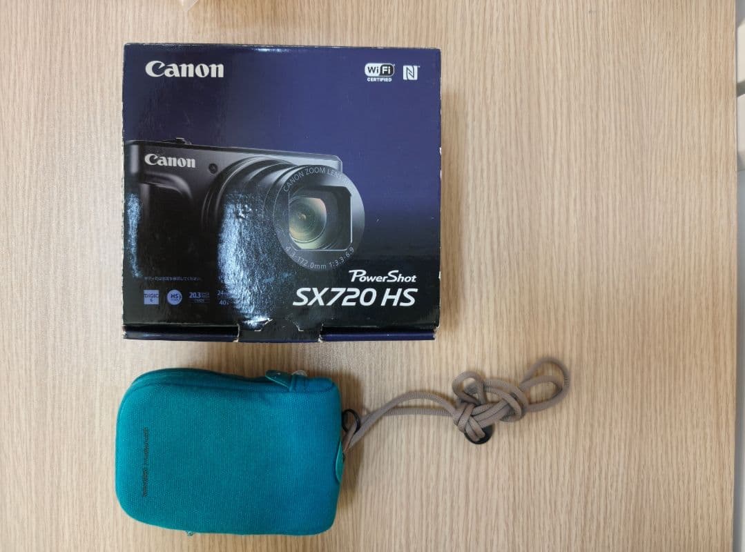 キャノン　Canon PowerShot SX720HS