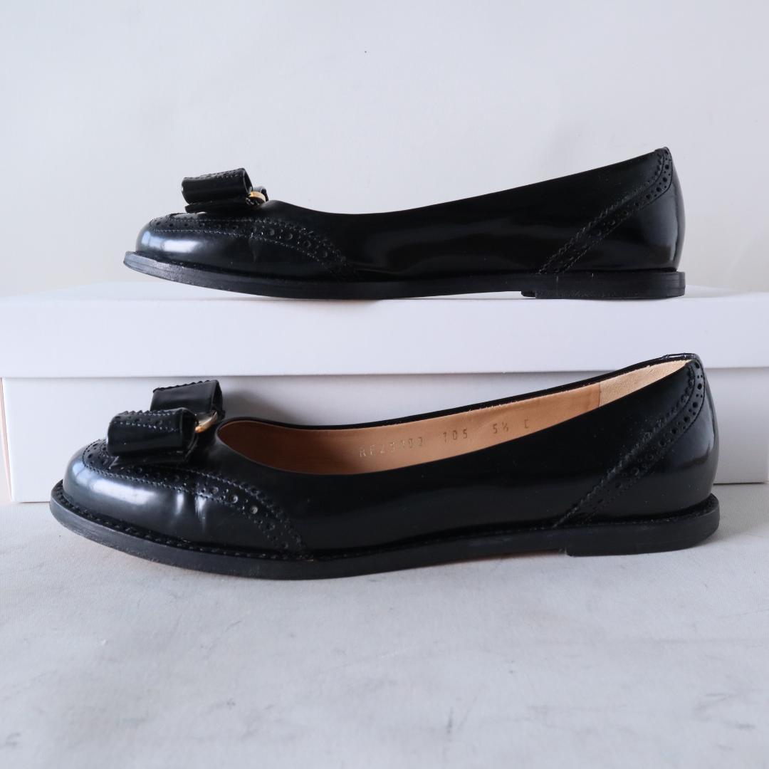 フェラガモヴァラリボンフラットパンプス