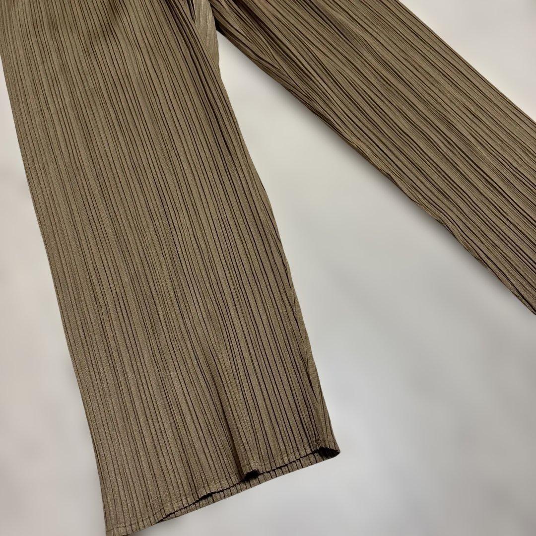 プリーツプリーズ　パンツ